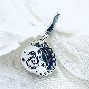 🐍 NWOT Slytherin Charm – Harry Potter ✨